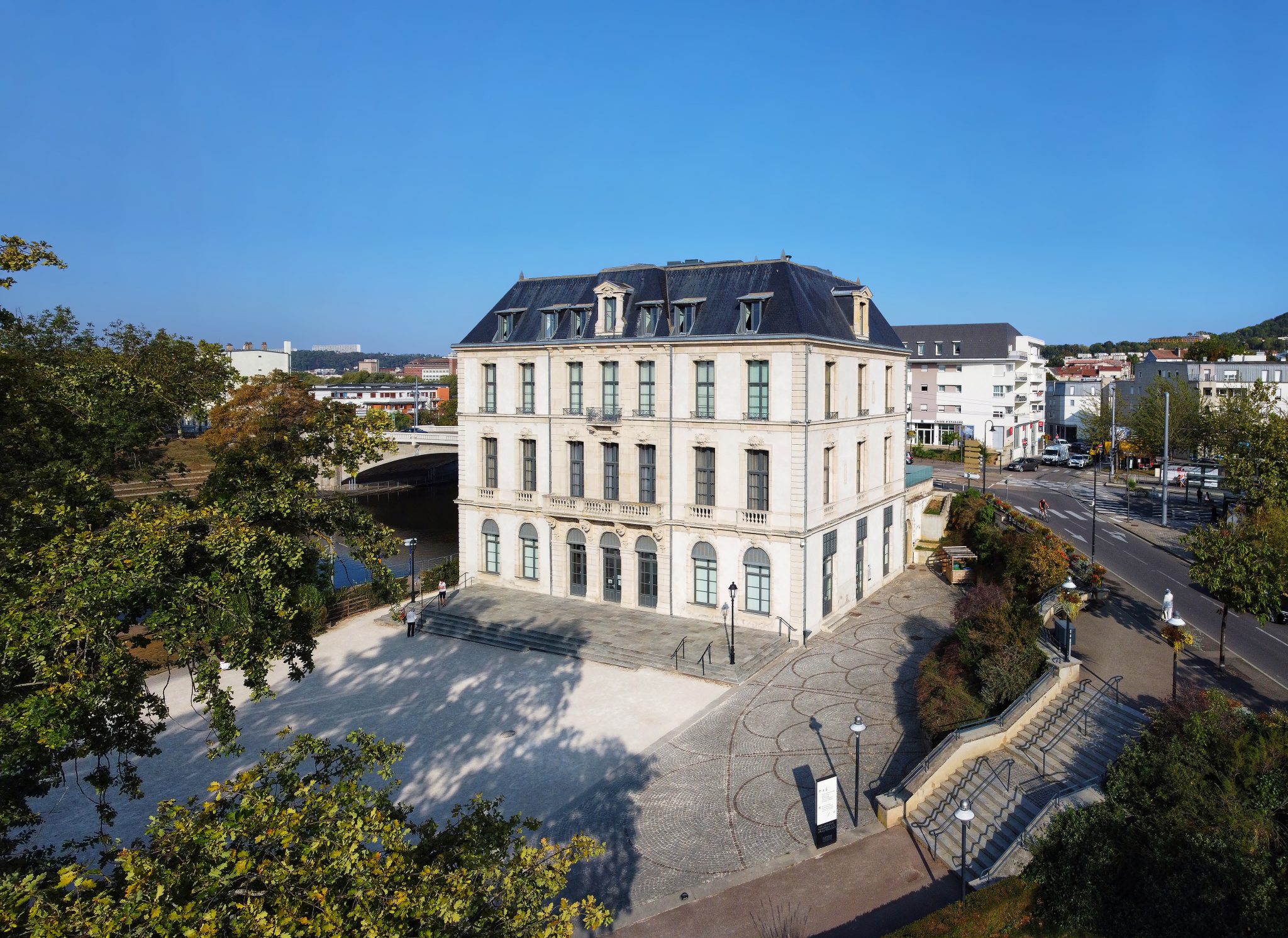 location-de-salles-ch-teau-centre-culturel-de-saint-max-mairie